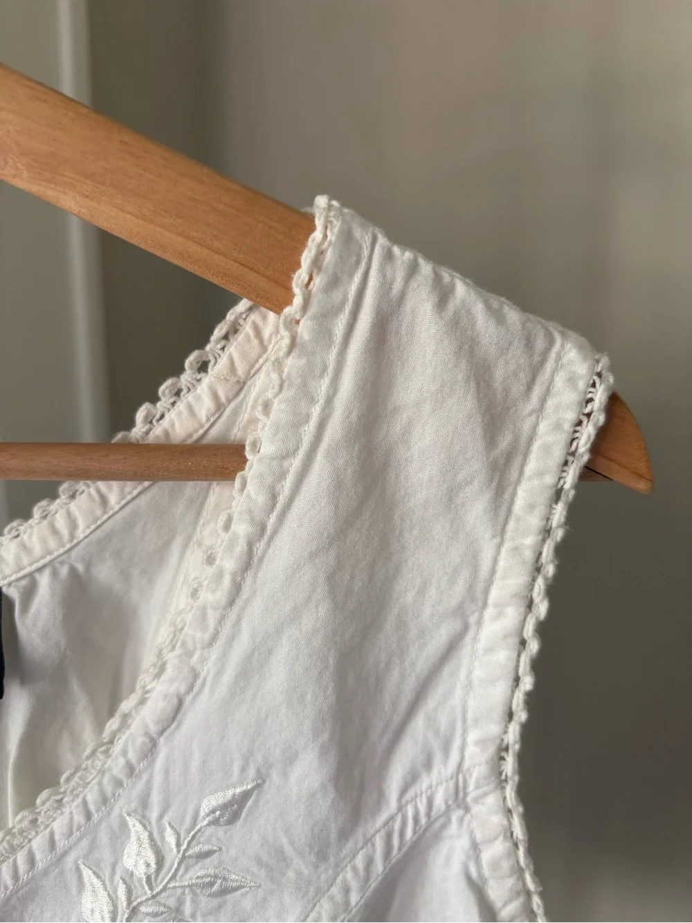 Cotton Express White Embroidered Crop Corset Back Vest Tank Sz Large - Picture 4 of 6